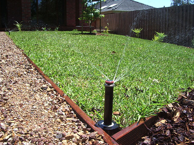 Popup irrigation for lawns